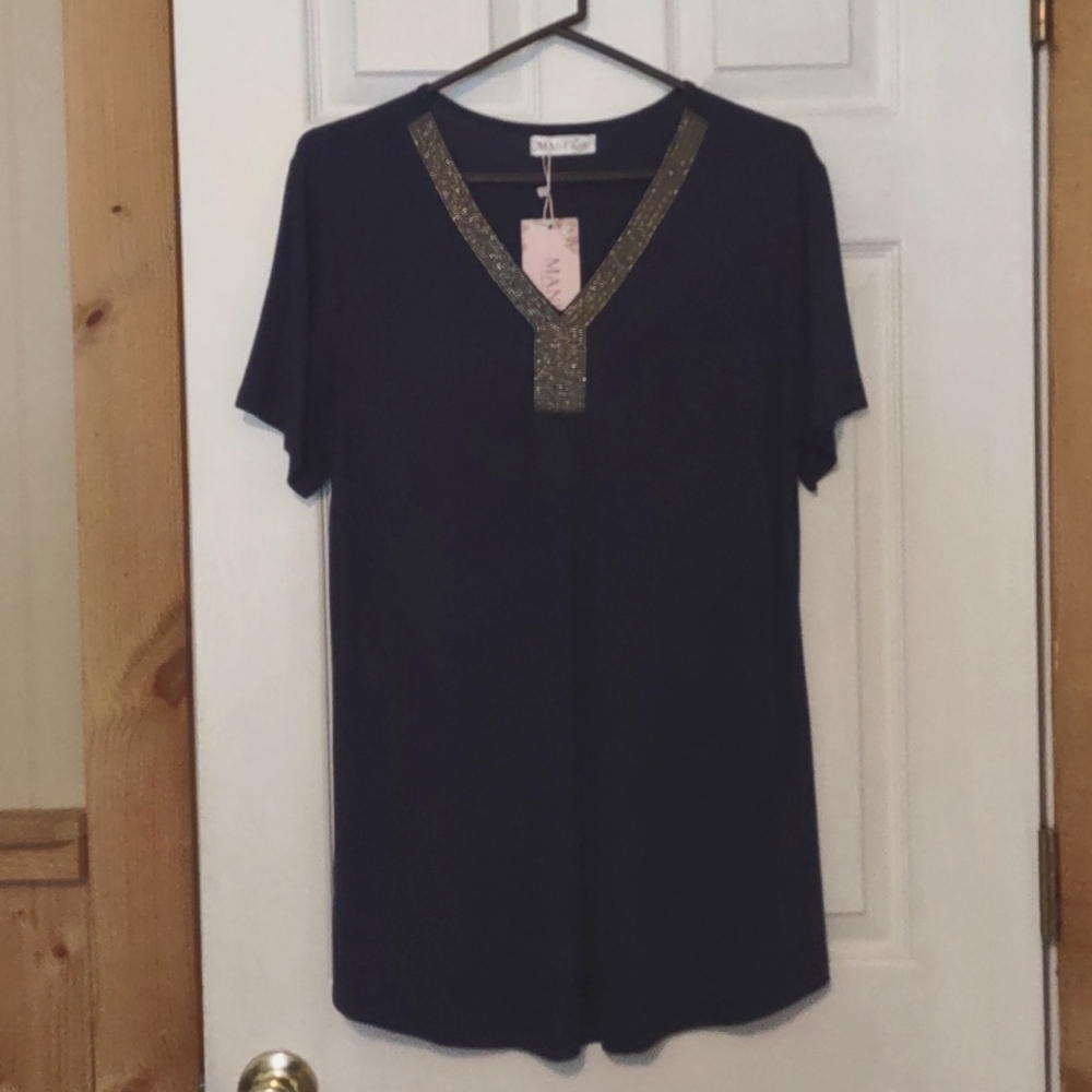 Women's NWT Beaded V neck Stretchy Tshirt Polyester